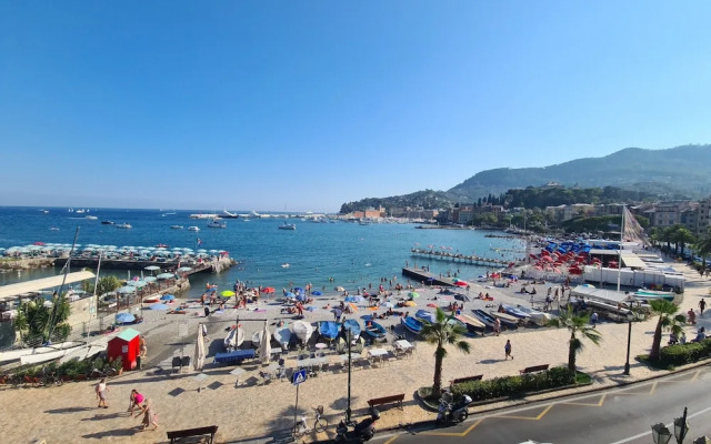 Un Tuffo nel Mare by PortofinoVacanze