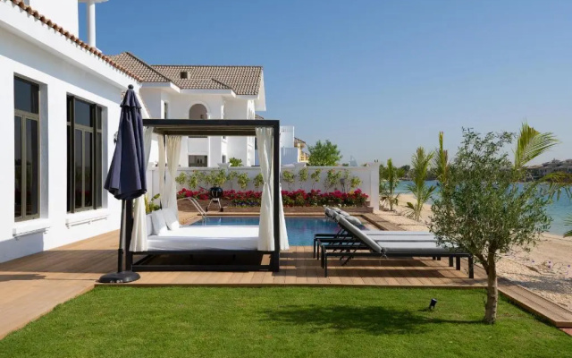 Maison Privee - Villa on Beach w Private Pool The Palm Jumeirah