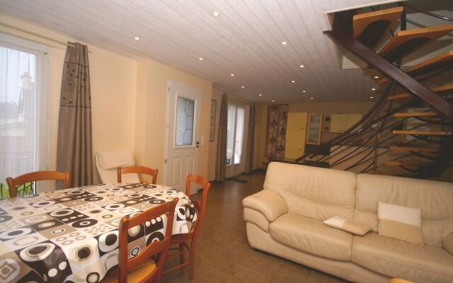 Alluring Holiday Home in L'armor-pleubian With Terrace