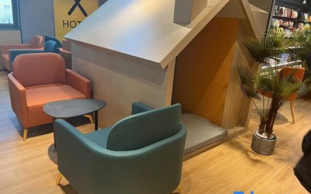 Unknown Li Panyu Hotel (Jingkai Fujikang Branch)