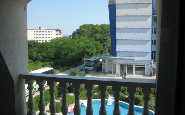 Villa Aurora
