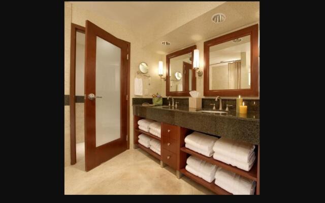 Monterey Bay Inn