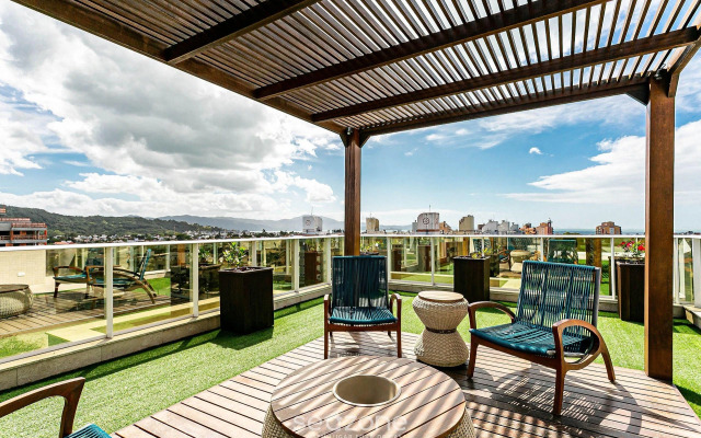 Apto sofisticado com 3 suítes Jurere LES403