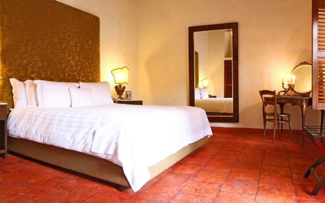 Casa del Arzobispado Hotel