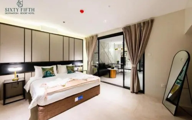 SixtyFifth Destination Resort Hotel