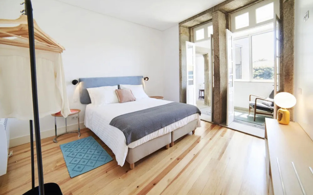 Pause Apartments