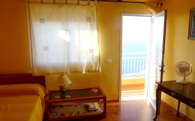 House With 4 Bedrooms in Tabaiba, With Wonderful sea View and Enclosed