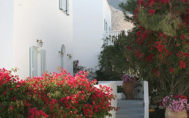Spiros & Hiroko Hotel - Adults Only