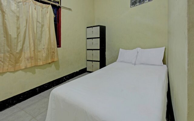 SPOT ON 92882 Penginapan 3 Bersaudara Near Pasar Sengkol