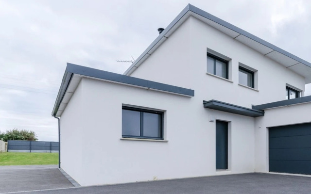 Pretty new House 2 Steps From the sea