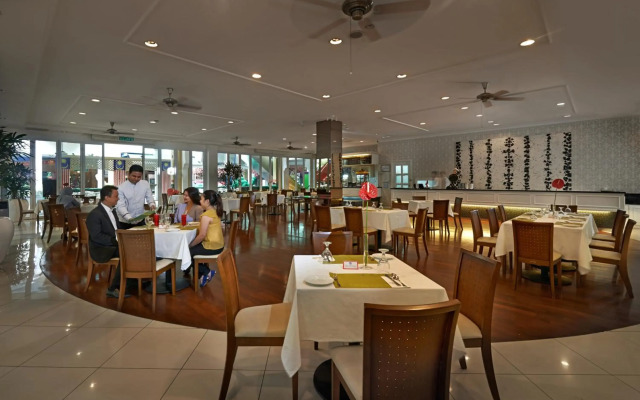 Royale Chulan The Curve