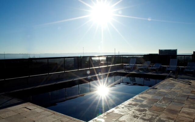 Metropolitan Hotel by Atlantica