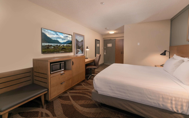 Prestige Hudson Bay Lodge & Conference Centre, WorldHotels Crafted Collection