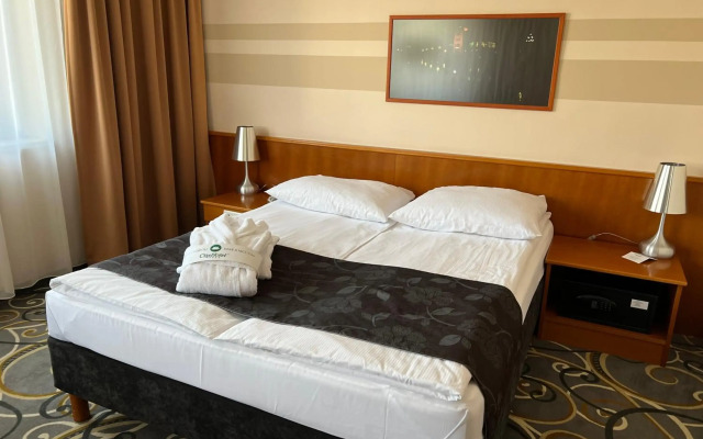 City Hotel