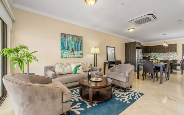 Amazing 2BR 2BA Condo Great Location w Pool GYM