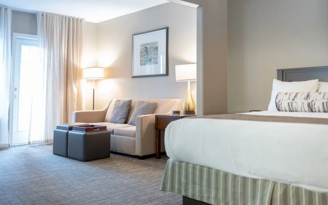 Horseshoe Valley Suites - The Azure