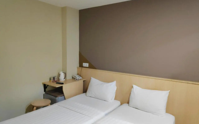 OYO 142 SH Hotel Kota Damansara