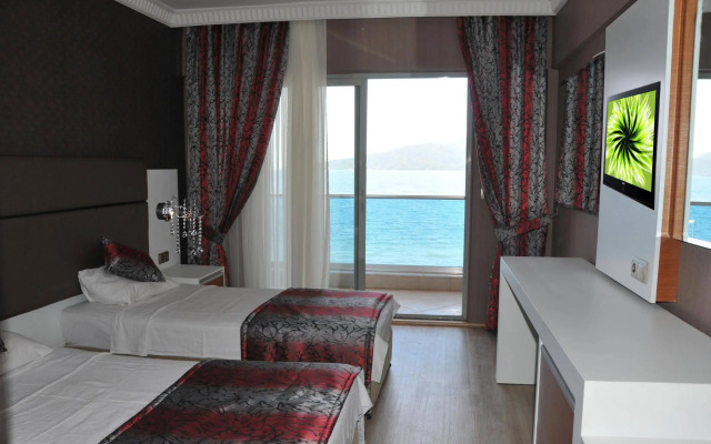 Point Beach Hotel