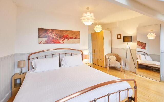 Host Stay Hutton House