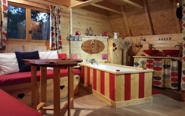 Le Nid dans les Bruyères