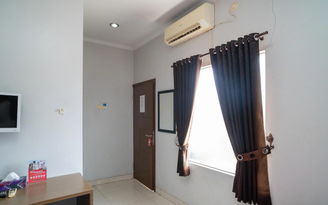 RedDoorz Syariah Near Tugu Dodol Kandangan