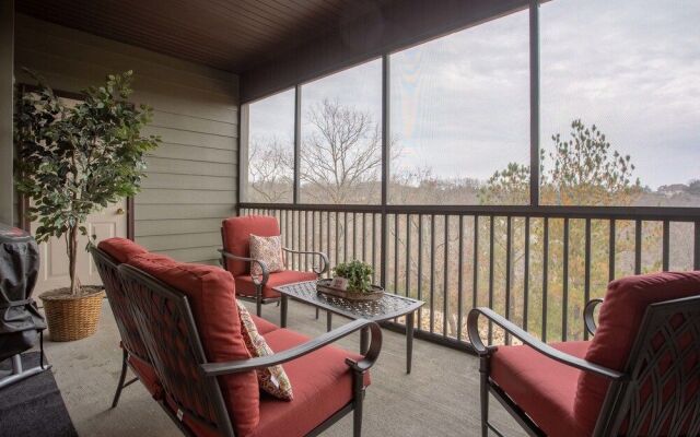 Ozark Comfort 3 Bedroom Condo by RedAwning