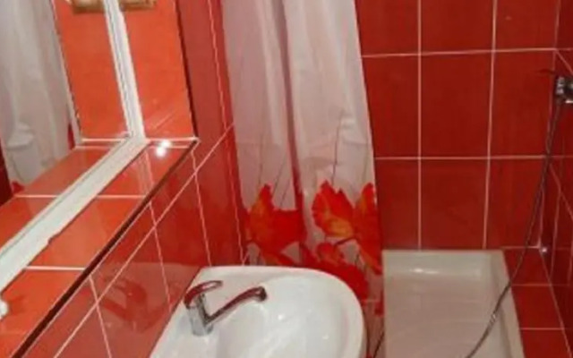 На Самбурова 242