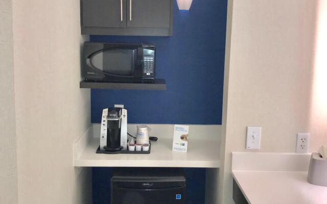 Holiday Inn Express Hotel & Suites Tracy by IHG