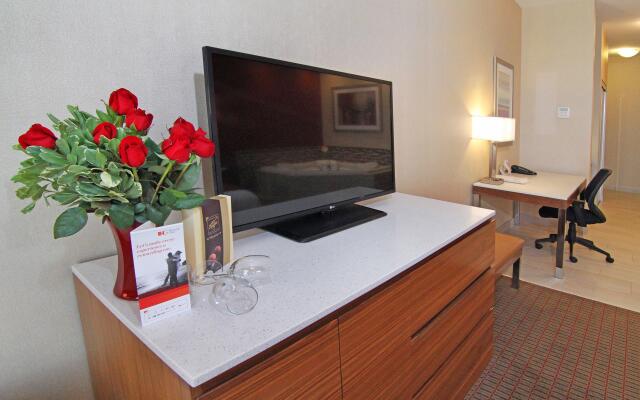 Holiday Inn Express & Suites Calgary NW - University Area, an IHG Hotel