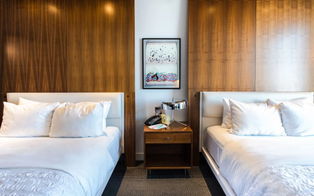 Le Méridien Columbus, The Joseph