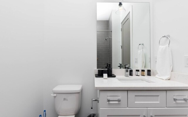 Domio Sylvan Park Massive 4BR BBQ Grill