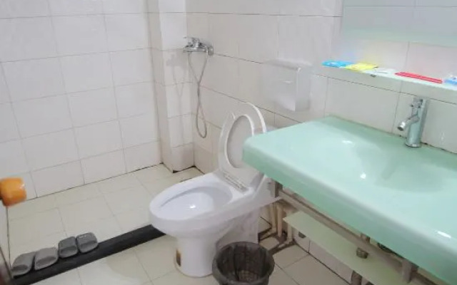 Yihong Hostel
