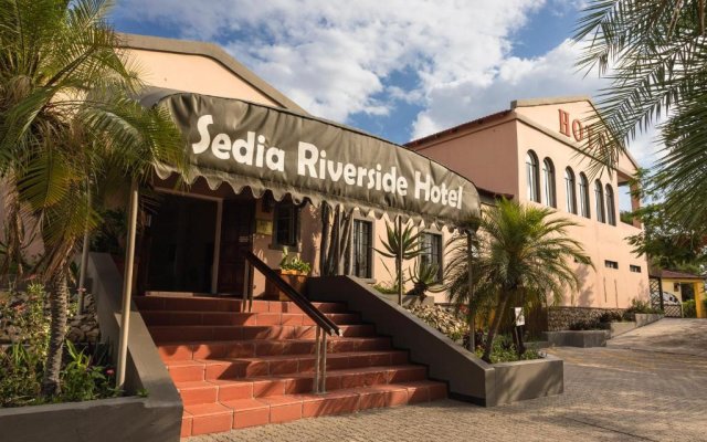 Sedia Riverside Hotel