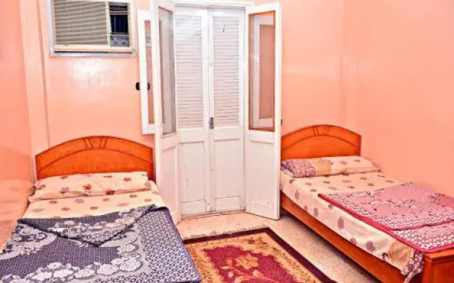 Fontana Luxor Hostel