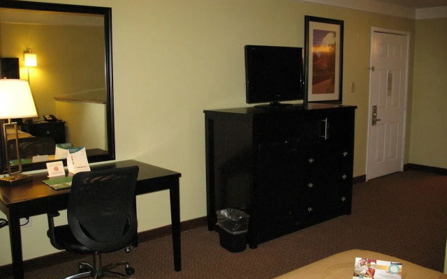 Quality Inn  Suites Gallup I-40 Exit 20
