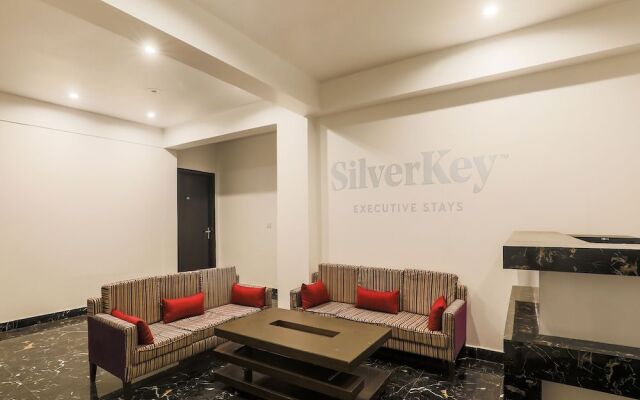OYO 24269 Silverkey Medanta Sec 38