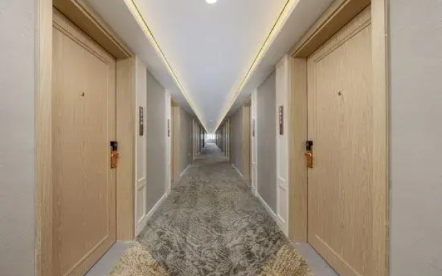 Vienna Hotel (Foshan Shunde OCT Harbour Daliang Yueran Plaza)