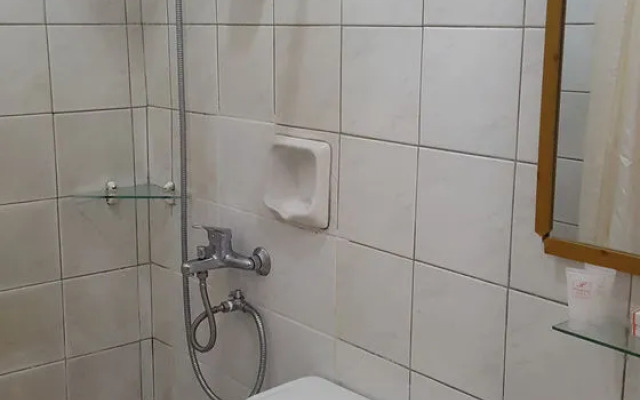 Honeycomb Tourist Inn