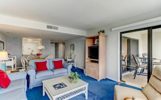 C114-amelia-surf-and-racquet