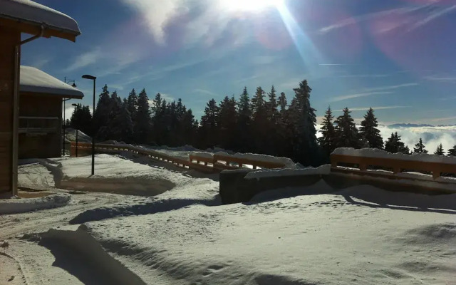 Splendid Chalet in Chamrousse With TV