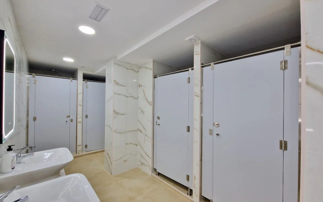 Velvet Hostel Business