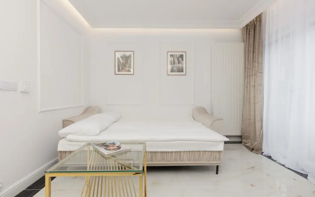 Glamour Studio by Renters Prestige