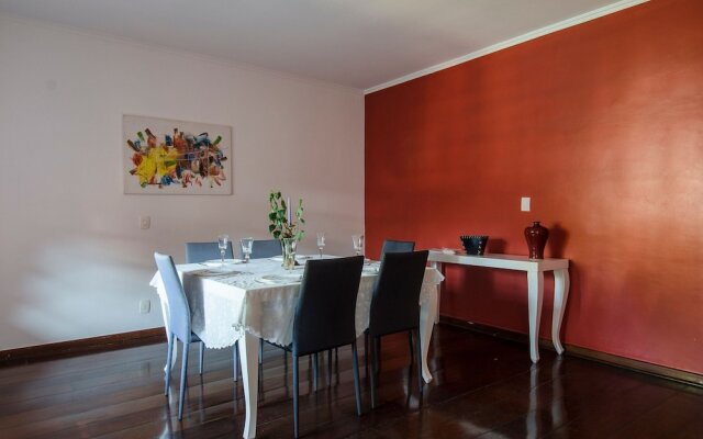 Casa espaçosa na Granja Viana
