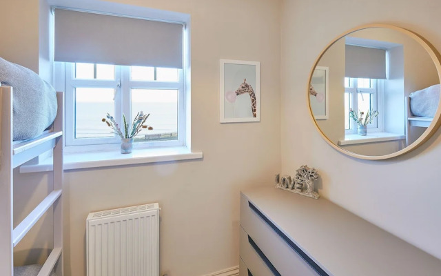 Host Stay Salty Seaview