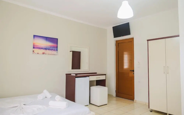 Foris Rooms