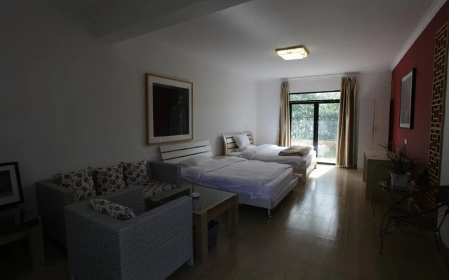 Lashi lakeside hotel
