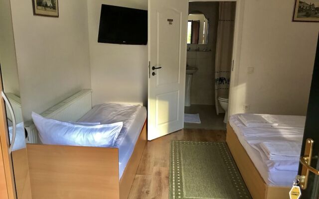 Cristi's Rooms - Pensiune