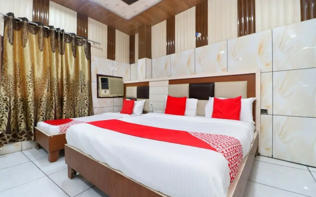 OYO Rooms Railway Station Entry Gate