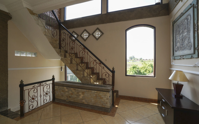 Griya Shanti Homestay by OYO Rooms