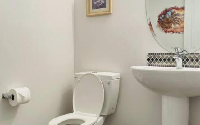 Charming 3BR Detached House in Stonebridge